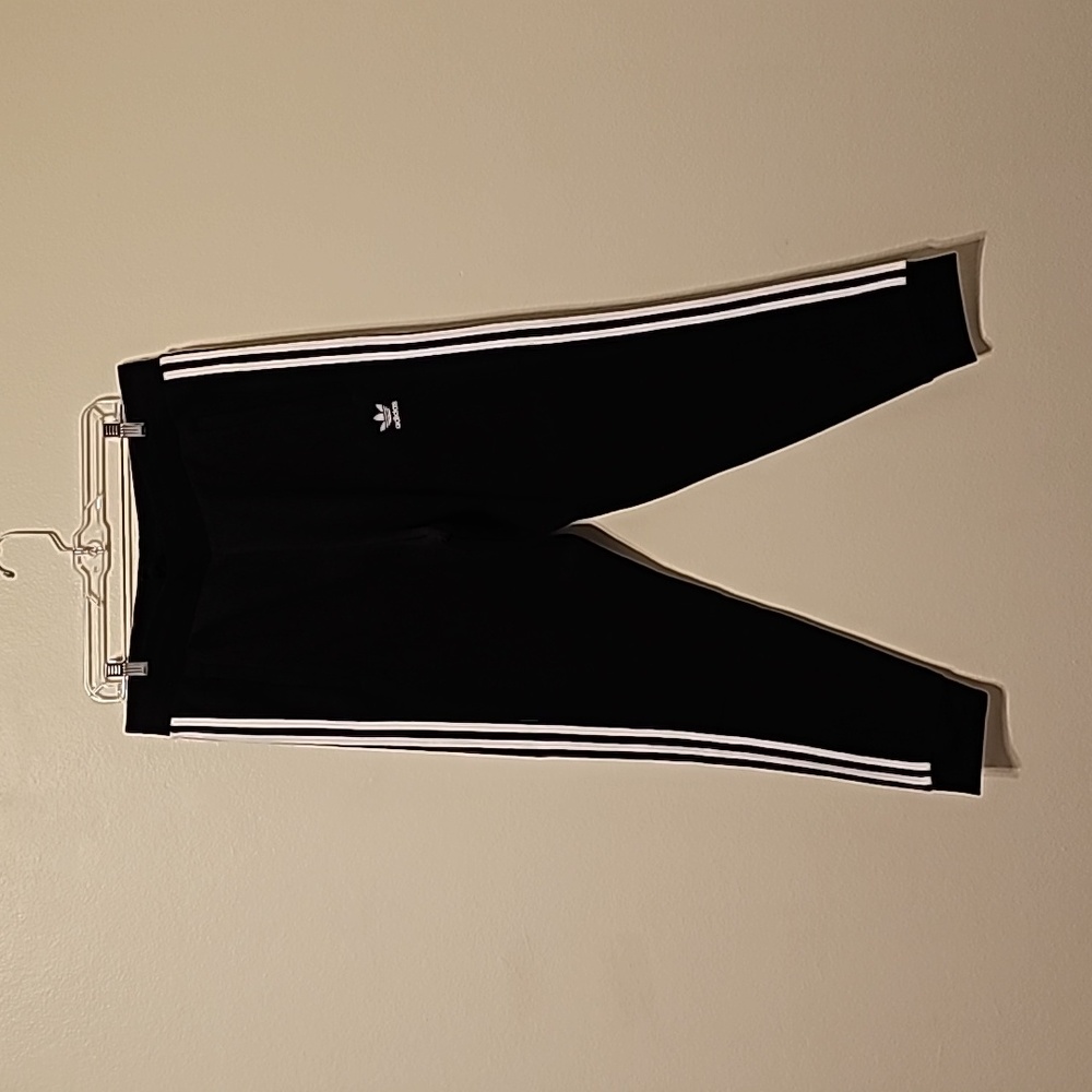 ●●ADIDAS SLIM FIT SWEAT PANTS●●